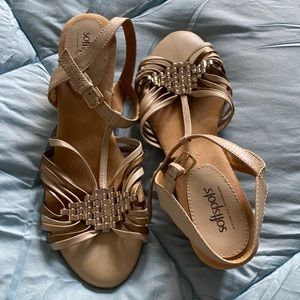 New soft spots wedge sandals 9M multi colored tan with metallic embellishment